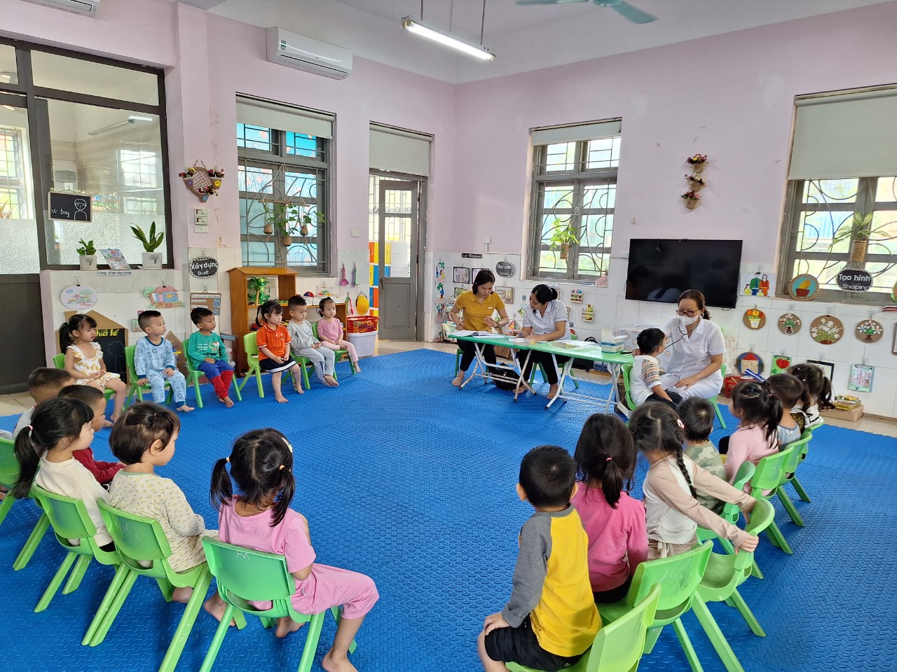 TRƯỜNG MẦM NON TT KIM BÀI TỔ CHỨC KHÁM SỨC KHỎE ĐỊNH KÌ CHO CÁC CHÁUNĂM HỌC 2023-2024