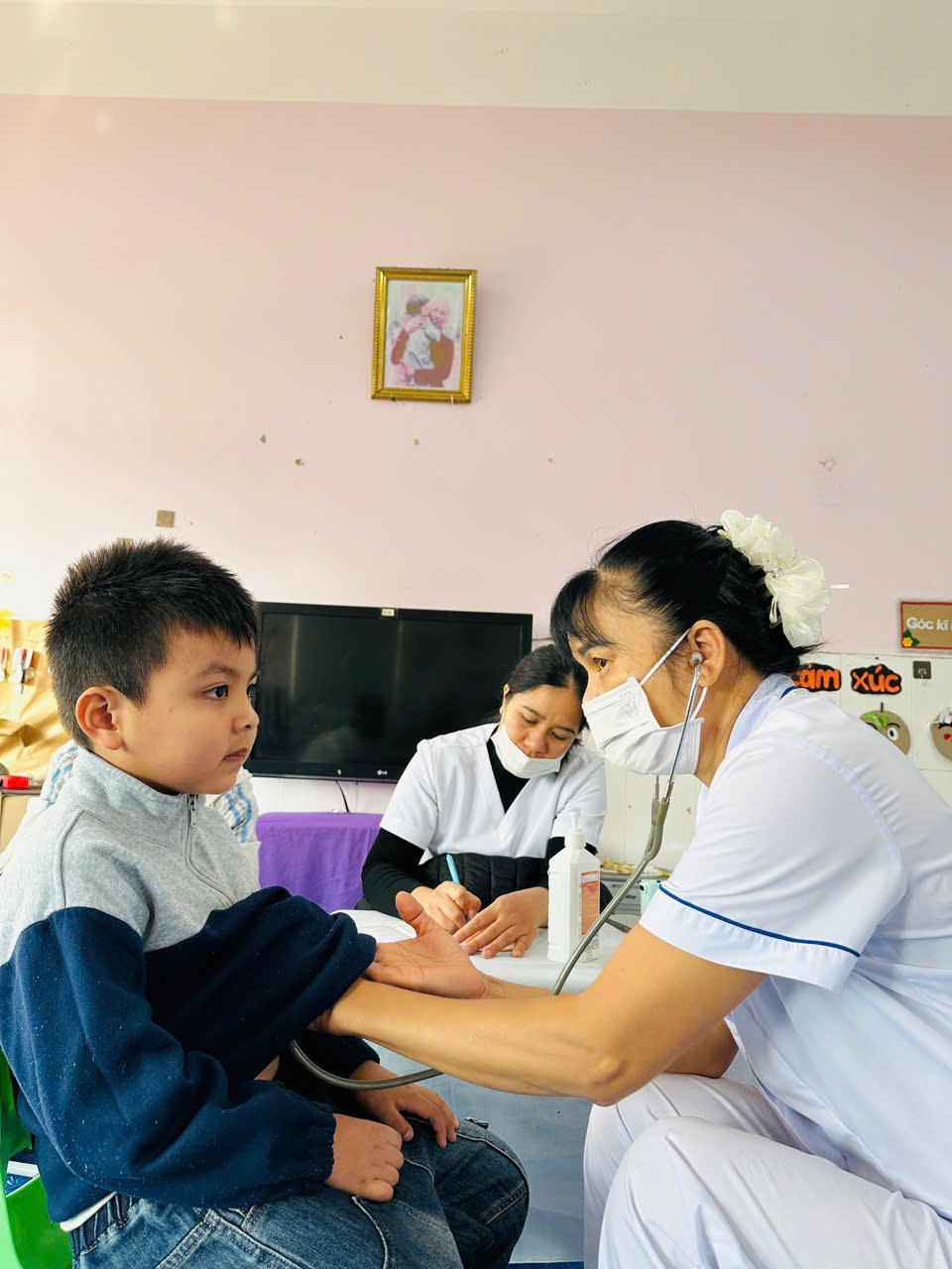 KHÁM SỨC KHOẺ ĐỊNH KÌ CHO TRẺ NĂM HỌC 2025-2026